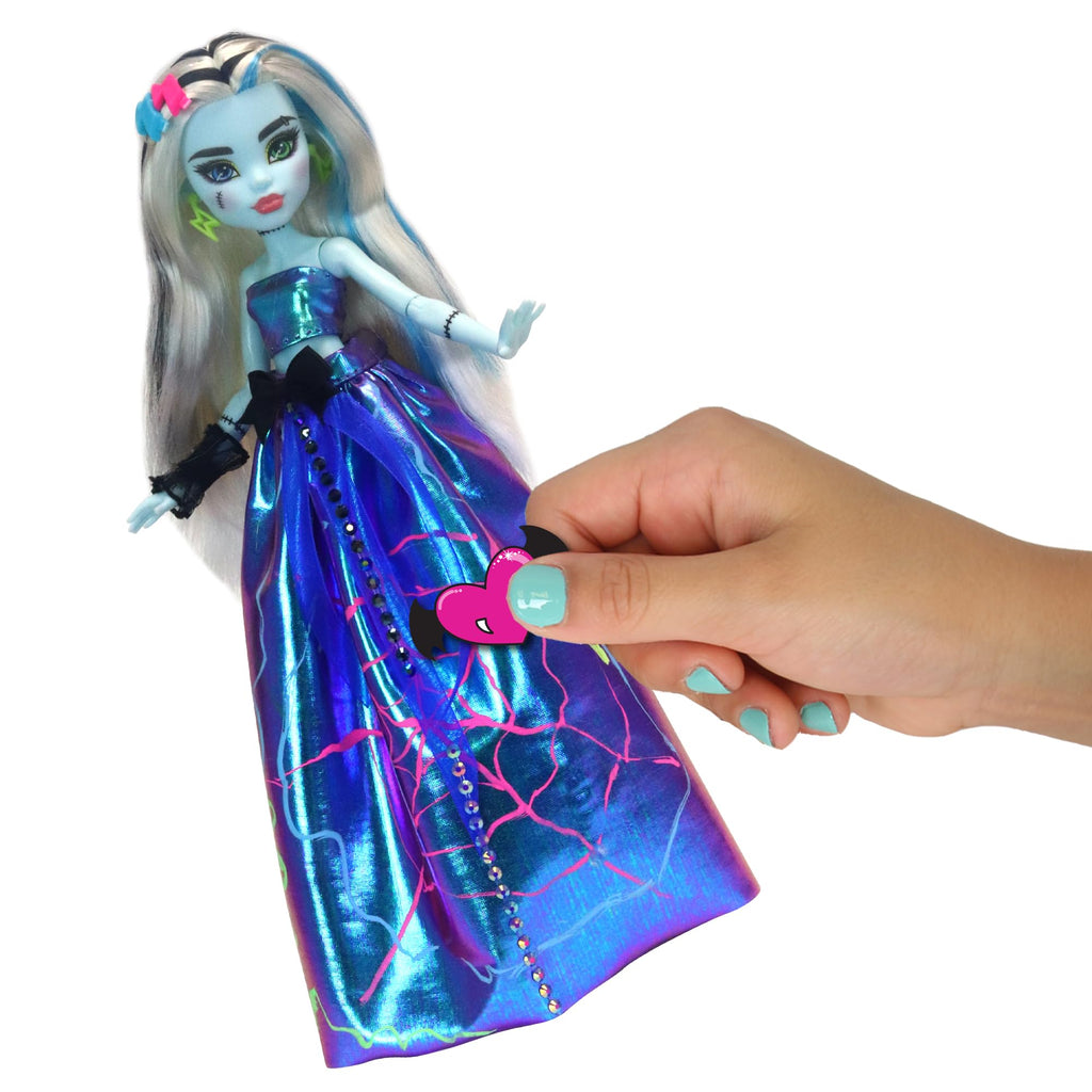 DIY Doll Clothing Craft Kit with Fabric & Sketchbook Z15229