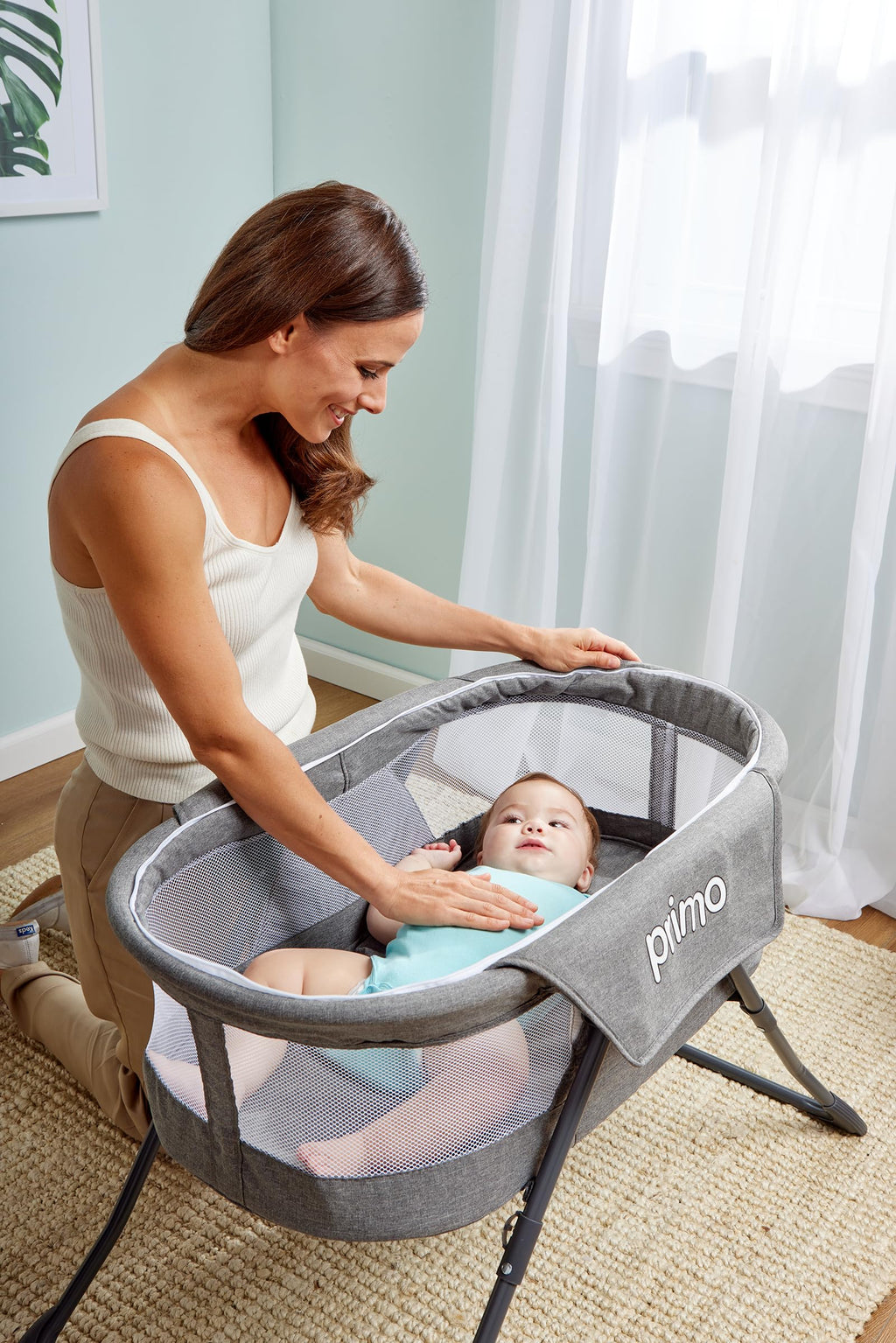Lightweight Folding Travel Bassinet with Mesh Canopy and Carrying Tote Bag R7224